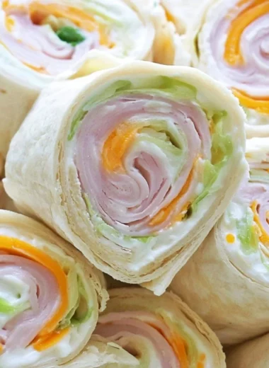 Turkey Cheddar Lunch Roll Ups ready to enjoy for lunch.